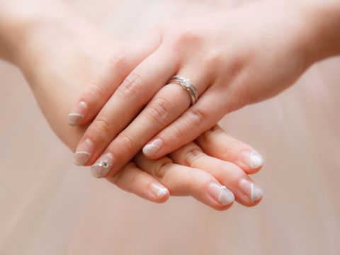 【銀座ダイヤモンドシライシの口コミ】 婚約指輪は自分の気に入ったデザインが良かったので、夫には先に購入しな…