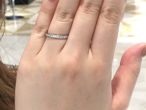 【ヴァンドーム青山(VENDOME AOYAMA)の口コミ】 ハーフエターナルリングで、ぐるっと一周ダイヤモンドが見えるのが、華や…