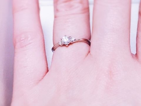 【Mariage ent(マリアージュエント)の口コミ】 ゼクシィで一目惚れしていた指輪を求めて来店。
ウェーブの入った感じと左…