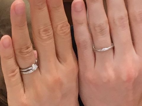 【銀座ダイヤモンドシライシの口コミ】 繊細で美しい装飾が施されているデザインに惹かれました。
また、シンプル…