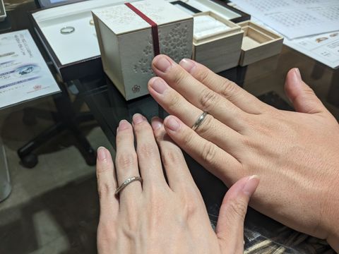 【杢目金屋(もくめがねや)の口コミ】 木目模様のあるデザインが個性的で、人と違ったデザインにできると思い、…