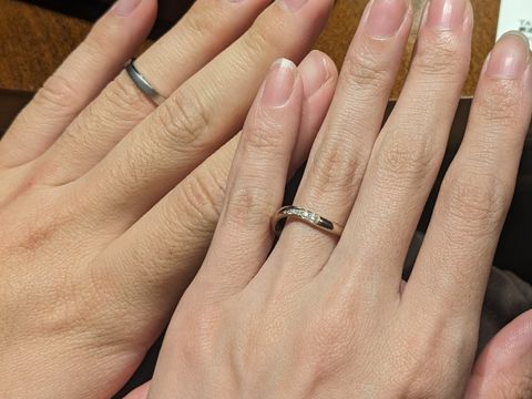 【TANZO.(鍛造指輪)の口コミ】 自分好みのデザインを選べることが印象的でした。ウェーブのデザインも2種…