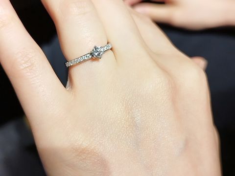 【エクセルコダイヤモンド(EXELCO DIAMOND)の口コミ】 高級感や雰囲気は良かったです。店員さんいわく、中間マージンがない分指…