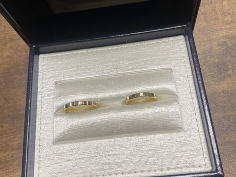 【ショパール(Chopard)の口コミ】 シンプルですがおしゃれなデザインであることです。
また、彼と私と両方が…