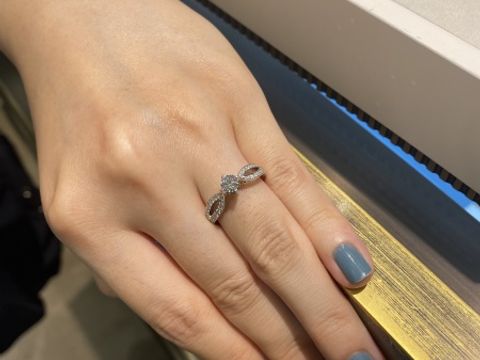 【ブシュロン(BOUCHERON)の口コミ】 デザインがとにかくかわいいです！！！
他にあまりないデザインで個性もあ…