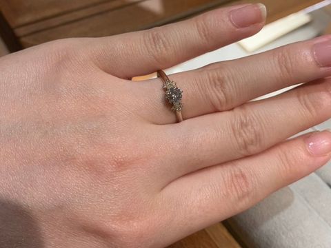 【AbHeri(アベリ)の口コミ】 どの指輪も繊細な作りでかわいらしく、こだわりを感じます。
全体的にアー…