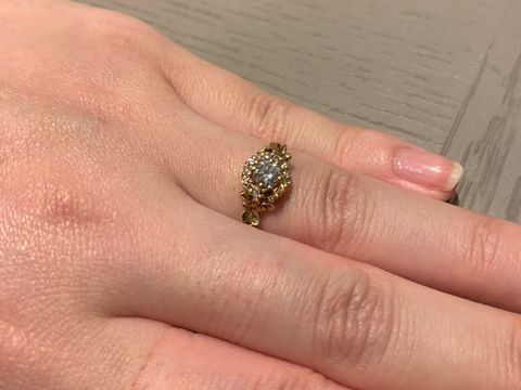 【アッシュペーフランス(H.P.FRANCE)の口コミ】 とても繊細な作りで素敵です！
アンティーク調で私好みのデザインでした。…