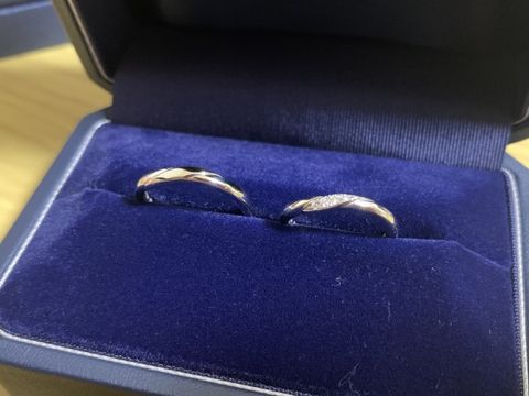 【銀座ダイヤモンドシライシの口コミ】 ペアデザインでお互いに似合うものが良いと思っていました。
デザインがシ…