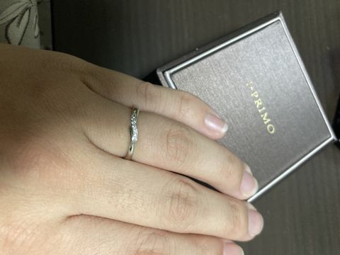 【アイプリモ(I-PRIMO)の口コミ】 ウェーブのデザインがとても可愛かったから。
ダイヤが多めについていたけ…
