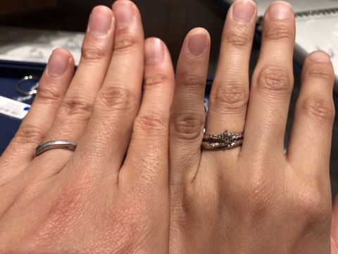 【銀座ダイヤモンドシライシの口コミ】 シンプルなデザインで、普段使いにも問題がないと思いました。また、ひね…