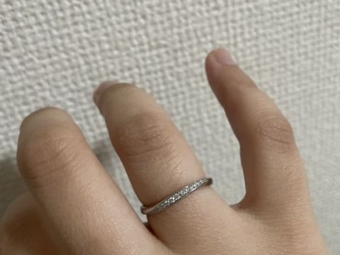 【4℃ BRIDAL(ヨンドシーブライダル)の口コミ】 婚約指輪に合わせて同じブランドにしました。同じブランドにすると特典が…