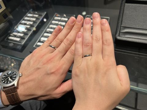 【エクセルコダイヤモンド(EXELCO DIAMOND)の口コミ】 シンプルですがプラチナ部分の輝きや艶感が他のブランドよりも綺麗だなと…