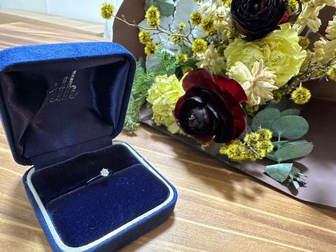 【ith(イズ)の口コミ】 the婚約指輪という形です。最初はもう少し変わったデザインを…と思…