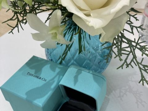 【ティファニー(Tiffany & Co.)の口コミ】 今回購入する前に、彼女と一度見学に行っていました。その際はティファニ…