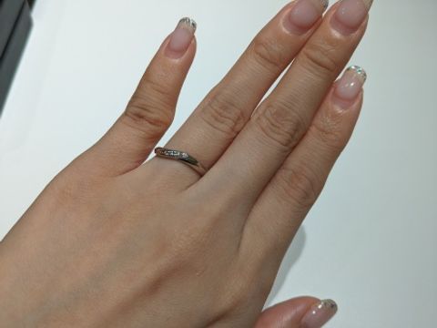 【ラザール ダイヤモンド(LAZARE DIAMOND)の口コミ】 元々探していたデザインだったので、試着してみました。想像通りの可愛さ…