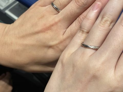 【銀座ダイヤモンドシライシの口コミ】 婚約指輪をこちらで購入していたので、セットリングも見たくて来店しまし…