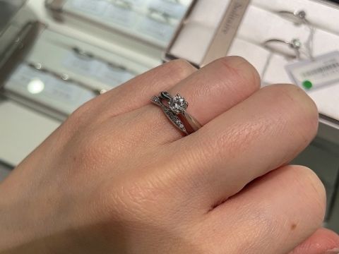 【アイプリモ(I-PRIMO)の口コミ】 ダイアナカットにかなりこだわっており、とても上品で美しいというのが最…