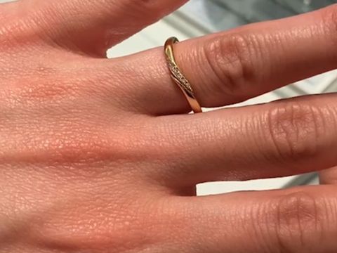 【アイプリモ(I-PRIMO)の口コミ】 イエローゴールドのノクターナルは肌に馴染むようなゴールドなので、肌の…