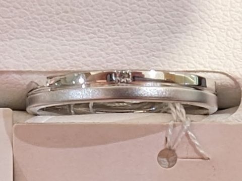 【ジュエリーツツミ(JEWELRY TSUTSUMI)の口コミ】 カジュアルにもスーツに合わせやすく、手が大きな女性でも太めの指輪で良…