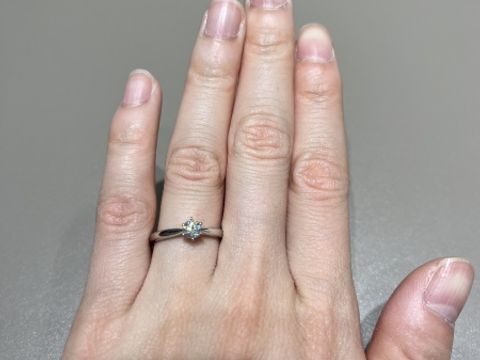 【4℃ BRIDAL(ヨンドシーブライダル)の口コミ】 王道のデザインを出してもらいました。こちらのダイヤモンドは0.4カラット…