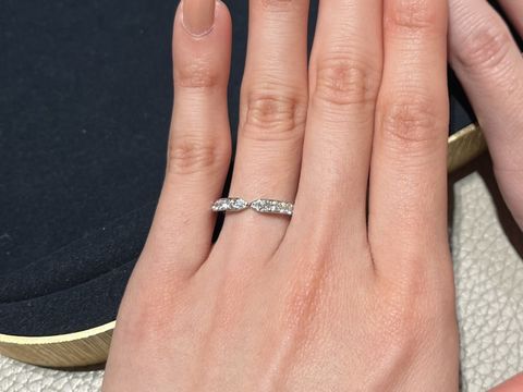 【ショーメ(CHAUMET)の口コミ】 リボンのように、センターがキュッと締まっているデザインがとても可愛ら…