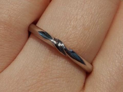 【エクセルコダイヤモンド(EXELCO DIAMOND)の口コミ】 これから何十年とつける指輪なので、普段使いしやすい細身の指輪を探して…