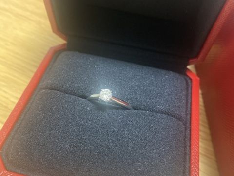 【カルティエ(Cartier)の口コミ】 シンプルであきのこないデザインです。太さもちょうどよくダイヤモンドが…