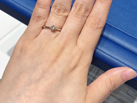 【銀座ダイヤモンドシライシの口コミ】 デザインがとてもおすすめです！
美しい花嫁を思わせる白いゆりは、ブライ…