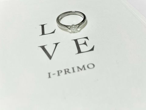 【アイプリモ(I-PRIMO)の口コミ】 一粒がきらめくデザインです。シンプルで、日常的に使いやすいです。つけ…