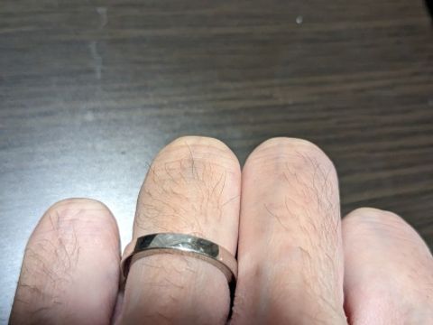 【ブルガリ(BVLGARI)の口コミ】 シンプルなのにエレガントさとこだわりを感じるデザイン、形状だと思いま…