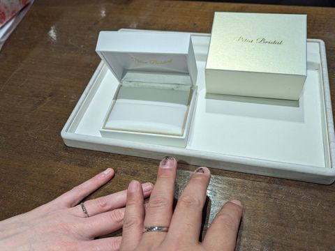 【PILOT BRIDAL(パイロットブライダル)の口コミ】 歴史のあるずば抜けた加工技術と品質はもちろん、価格も適正です。
なによ…