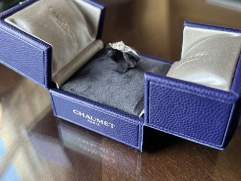 【ショーメ(CHAUMET)の口コミ】 重ね付けしても合うものをさがしていました。ダイヤの輝きや存在感が、両…
