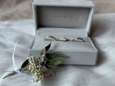 【mina.jewelry(ミナジュエリー)の口コミ】 シャンパンゴールドとグリーンゴールドの素材で作ってもらいました。
フル…