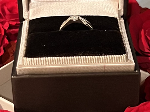 【アイプリモ(I-PRIMO)の口コミ】 とてもキラキラしていて可愛い、上品かつ輝きがあって目立つ。一つだけで…