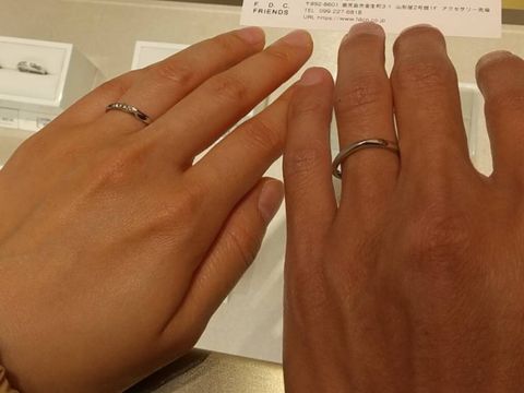 【4℃ BRIDAL(ヨンドシーブライダル)の口コミ】 ウエーブタイプのダイヤモンドが付いたタイプを試着しました。ダイヤモン…