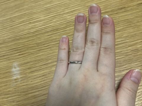 【アイプリモ(I-PRIMO)の口コミ】 主張しすぎないキラキラとしたダイヤ、ストレートではなく若干ウェーブが…