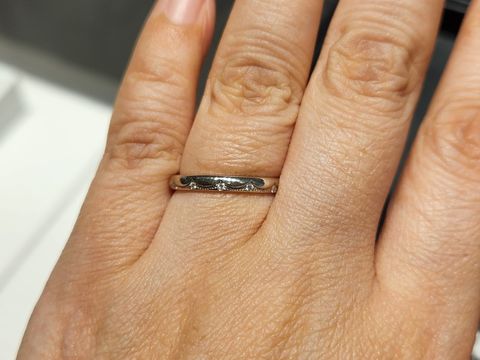 【エクセルコダイヤモンド(EXELCO DIAMOND)の口コミ】 インターネットで見て実際に見てみたくなりました。
指輪を付けた時、自分…