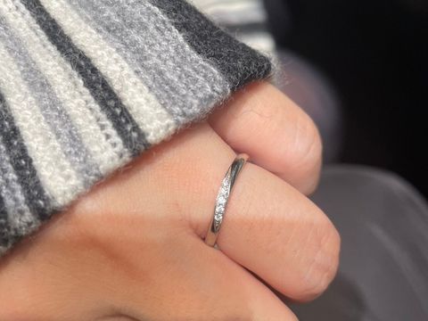 【アイプリモ(I-PRIMO)の口コミ】 非常に沢山の指輪を見せていただいたのですが、こちらの着け心地が一番良…