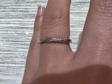 【TRECENTI(トレセンテ)の口コミ】 シンプルなデザインで、指通りがとてもスムーズでした。ダイヤモンドもし…