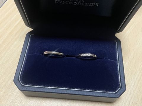 【銀座ダイヤモンドシライシの口コミ】 デザインが多数あり、真っ直ぐデザイン、斜めデザインの中でもとてもたく…