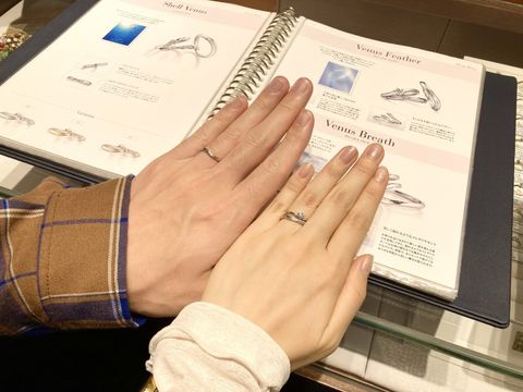 【銀座ダイヤモンドシライシの口コミ】 婚約指輪をダイヤモンドシライシさんでいただいたので、やはり合うデザイ…