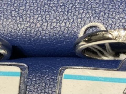 【銀座ダイヤモンドシライシの口コミ】 シンプルであまり目立ちすぎず、普段使い出来るものがよく、この指輪を選…