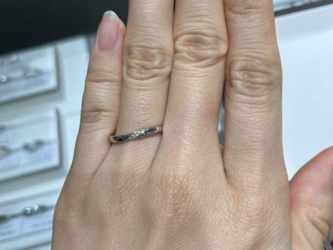 【アイプリモ(I-PRIMO)の口コミ】 指輪のシンプルなのがとても良かったです。どの指輪との相性もいいと感じ…