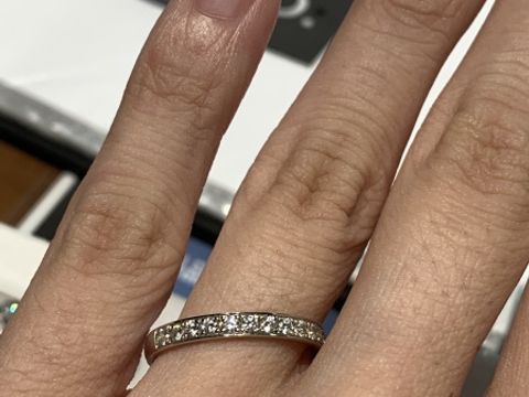 【TANZO.(鍛造指輪)の口コミ】 婚約指輪が無かったので、値段が少し上がっても、その分も華やかなものを…