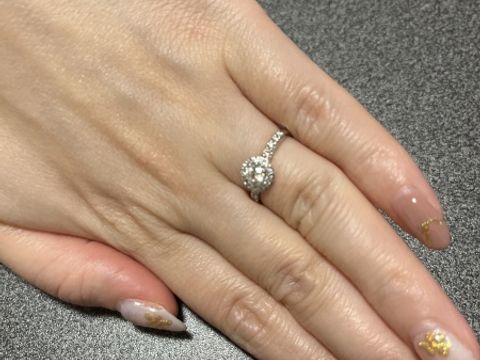 【宝寿堂(ほうじゅどう)の口コミ】 指輪の決め手は、ノーブランドでもダイヤの品質とデザインの良さを考えて…