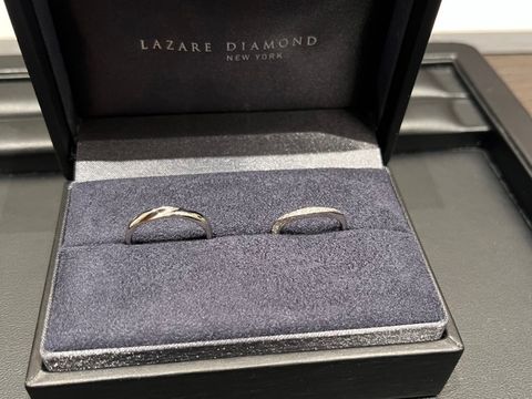 【ラザール ダイヤモンド(LAZARE DIAMOND)の口コミ】 とにかくキラキラとした指輪を求めていたため、端から端までぎっちりダイ…