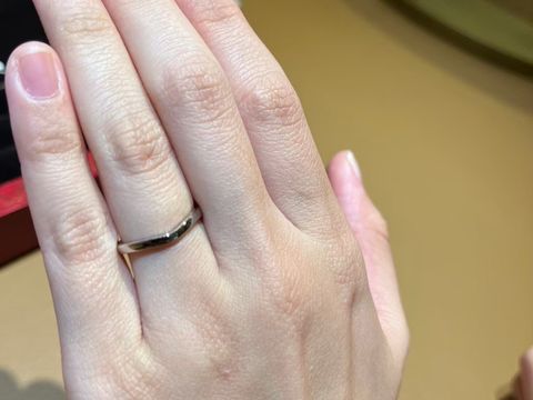 【カルティエ(Cartier)の口コミ】 ダイヤがついたデザインを他のブランドで見ていましたが、こちらで定番の…