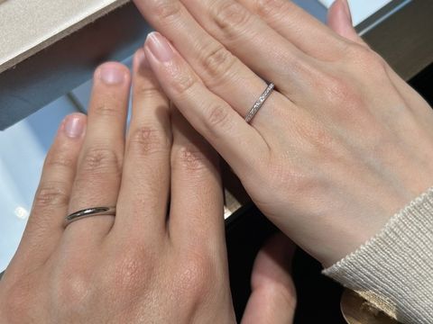 【ブルガリ(BVLGARI)の口コミ】 細身のハーフエタニティで、内側にダイヤモンドが一粒ついている華やかな…