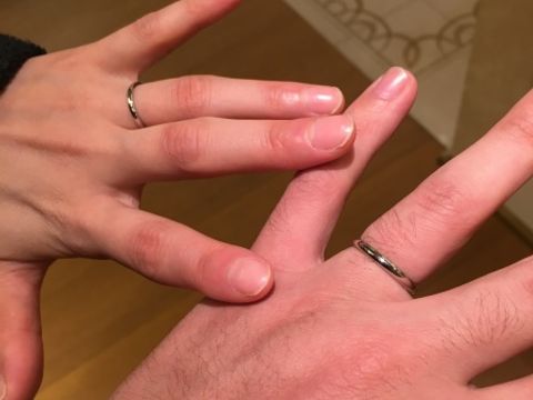 【カルティエ(Cartier)の口コミ】 THE結婚指輪という感じではめていても邪魔にならない指輪です。pt950なの…