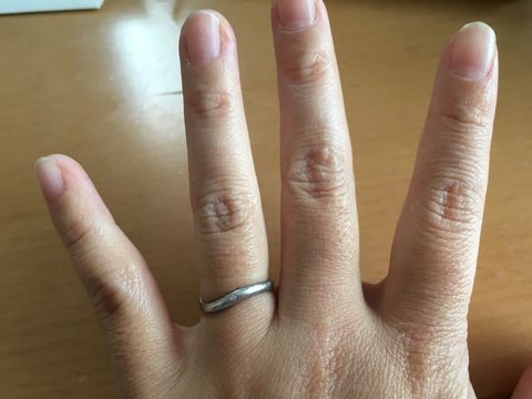 【ete(エテ)の口コミ】 値段が安かったのとデザインが気に入りました。他の指輪も色々試着したけ…